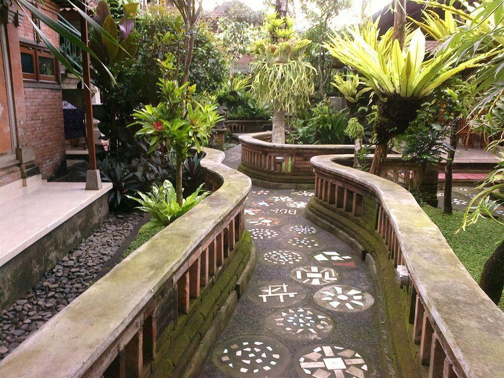 Ketut'S Place Bed & Breakfast Ubud Exterior photo